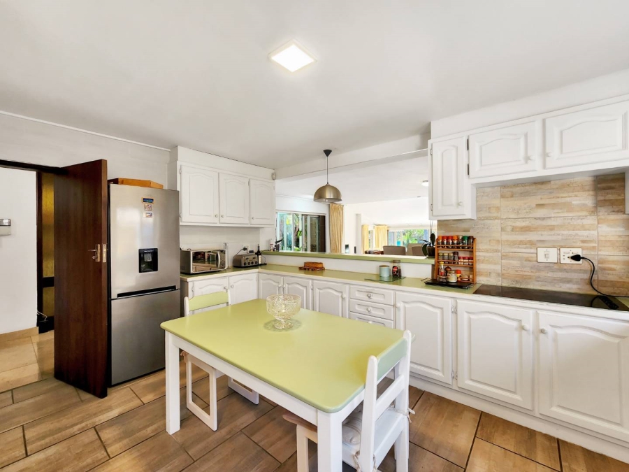 To Let 3 Bedroom Property for Rent in Zeekoevlei Western Cape